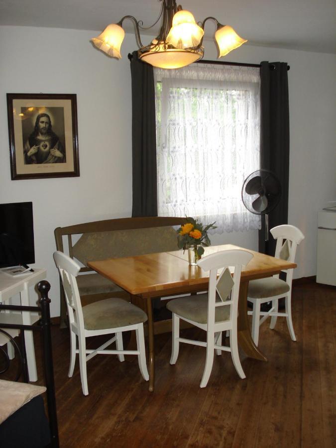 Appartement 25 Qm Mit Bad An Der Mosel - Naehe Koblenz ดีบลิค ภายนอก รูปภาพ