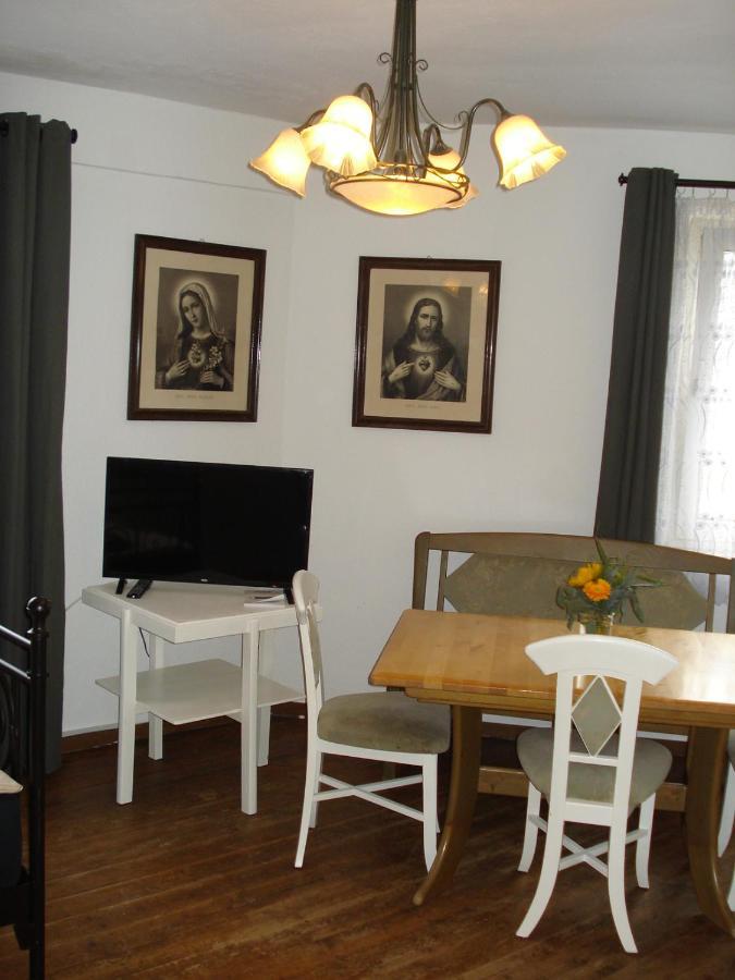 Appartement 25 Qm Mit Bad An Der Mosel - Naehe Koblenz ดีบลิค ภายนอก รูปภาพ